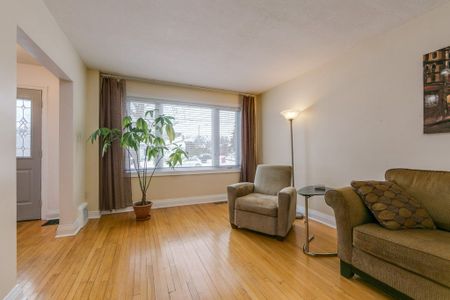 For Lease - 87 Ashbourne Drive, Toronto, Ontario - Photo 3