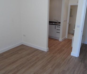 1 bedroom ground floor flat to rent - Photo 3