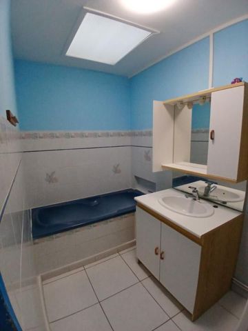 Location Maison 3 pièces 86m² WATTRELOS 59150 - Photo 5