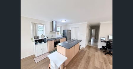 FOR RENT - 3 BED | 2 BATH | 1 CAR - THE ARBOUR GROVE, KURABY - Photo 2