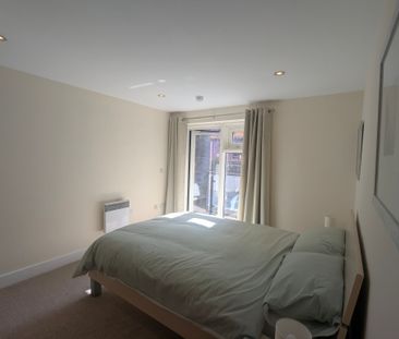 Altamar, Kings Road, Marina, Swansea, SA1 8PP - Photo 4