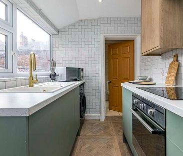 Bed + Bath // Thesiger Street // Aug, LN5 - Photo 6