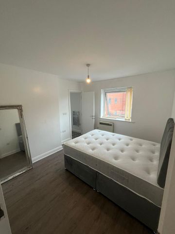 2 bedroom flat to rent - Photo 2