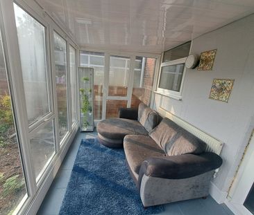 Room in a Shared House, Halliday Road, M40 - Photo 6