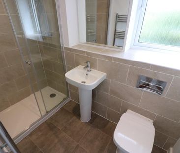 3 bedroom semi-detached house to rent - Photo 6