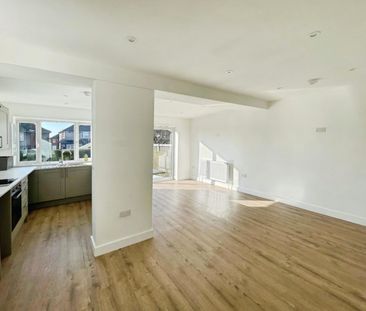 3 bedroom House To Let Total Size: 894 SQ FT - Photo 4