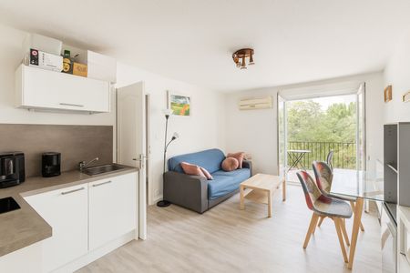 Location Appartement 2 pièces 32m² VILLENEUVE LES AVIGNON 30400 - Photo 2
