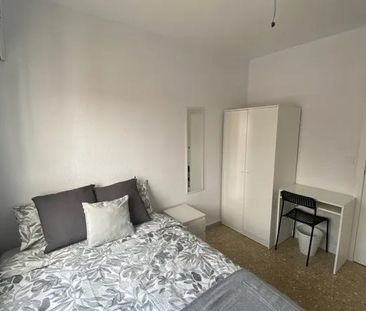 Carrer Joan Lluis Vives, Manises, Valencian Community 46940 - Photo 3