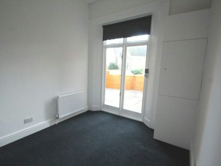 Flat to rent on - Photo 4
