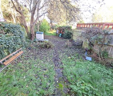 3 bed terraced house to rent in Herne Road, Bushey, WD23 - Photo 4