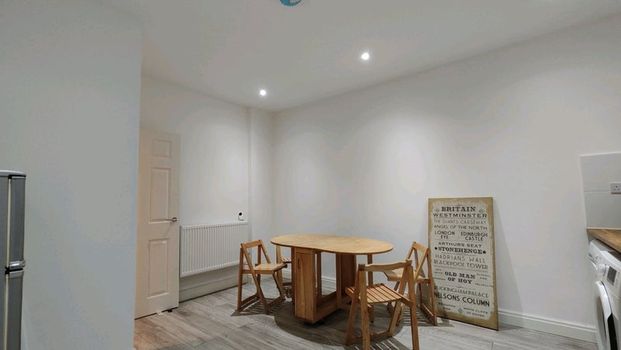 Room in a Shared Flat, Ilkeston Road, NG7 - Photo 1