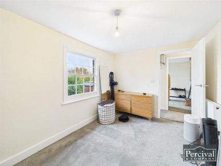 3 bedroom semi-detached house to rent - Photo 3