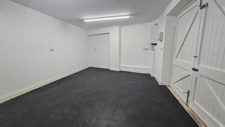 Mixed use to rent - Photo 4