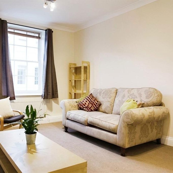 2 bedroom flat to rent - Photo 1