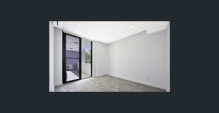 Modern Apartment with skyline views - Photo 4