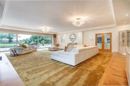 5 bedroom detached house to rent - Photo 4