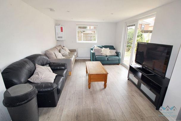 4 bedroom detached house to rent - Photo 1