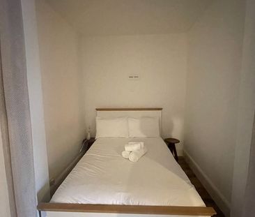 Studio Flat, Howitt Close, NW3 - Photo 1