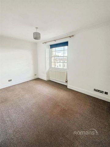 3 bedroom flat to rent - Photo 4