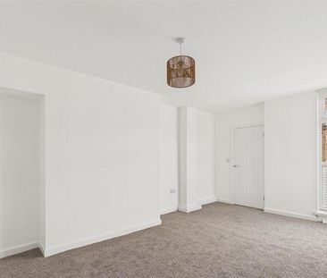 2 bedroom cottage to rent - Photo 2