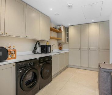 4 bedroom detached house to rent - Photo 5