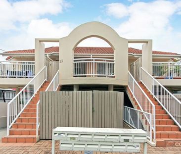 "Walk to Everything. Live in Style." - Photo 5