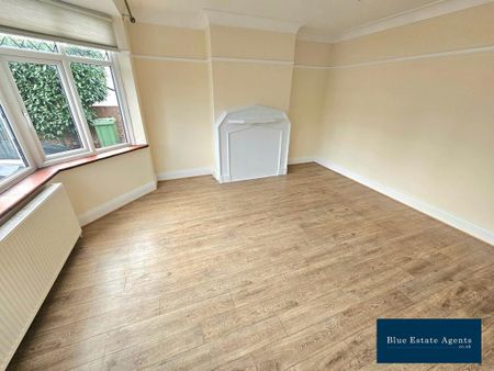 4 bedroom detached house to rent - Photo 2