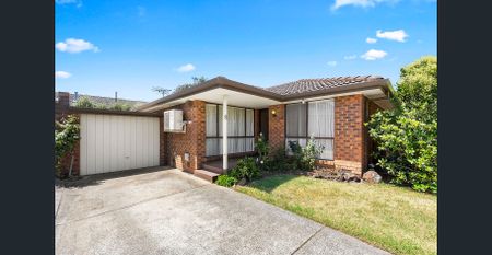 Spacious 2 Bedroom Home with Fabulous Outdoor Area! - Photo 5