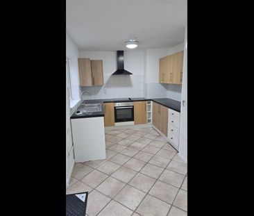 2 Bed Semi-Detached House, Thomas Close, NG3 - Photo 4