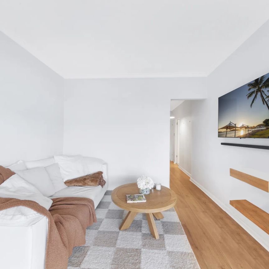 Elegant Boutique Living with Gorgeous Primrose Park Views - Photo 1