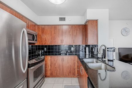 For Lease - 215 Sherway Gardens Road Unit# 1702, Toronto, Ontario - Photo 3