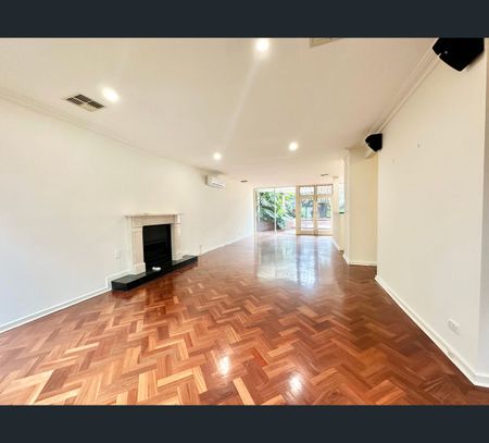 1 Lansell Cres, Camberwell, Vic 3124 - Photo 2