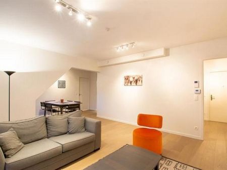 EVERE : APPARTEMENT MEUBLE 2 CHAMBRES + TERRASSE + PARKING - Evere - Photo 3