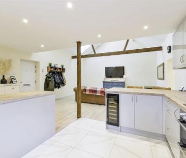 2 bedroom barn conversion to rent - Photo 5