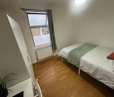 5 bedroom flat share to rent - Photo 6