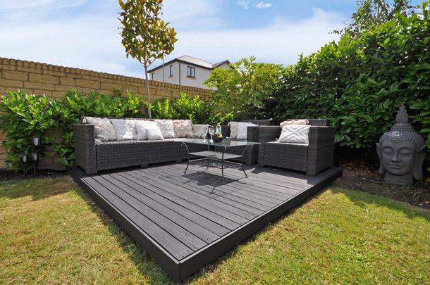 Clover Drive, Cheltenham, Gloucestershire - Photo 1