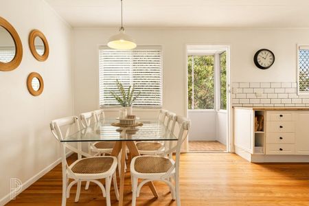 95 Pareena Crescent, Mansfield QLD 4122 - House For Rent | Domain - Photo 3