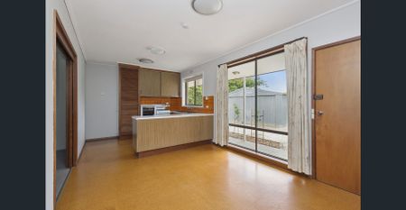 Fresh, Convenient & Move-In Ready in CBD Precinct - Photo 3
