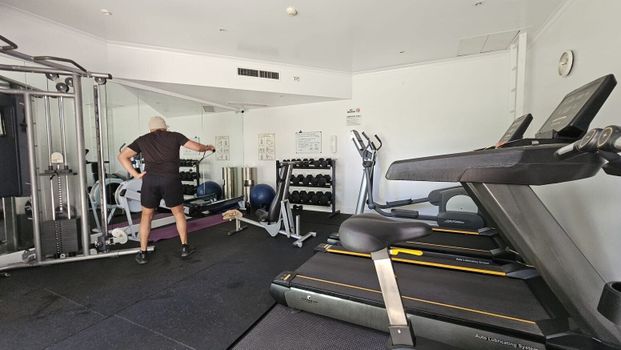 St Kilda Road - Photo 1