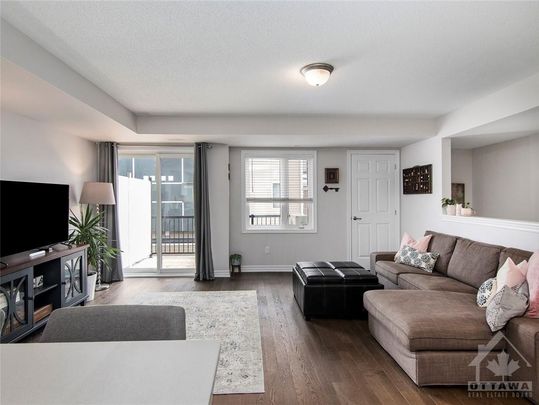 Lovely newer 2 bedroom 1.5 bath Condo/Townhome - Photo 1