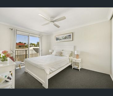 Stylish Top-Floor Inner City Living – Fully Furnished & Ready to Mo... - Photo 6