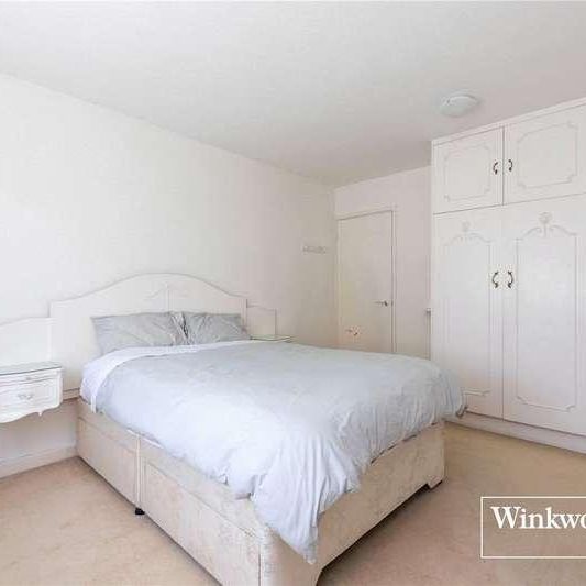 Hendon Lane, Finchley, London, N3 - Photo 1