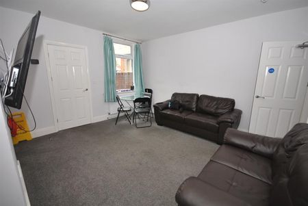 Room 4 39 Shirland Street, Chesterfield - Photo 5