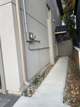 For Lease - 454 Valermo Drive, Toronto, Ontario - Photo 1