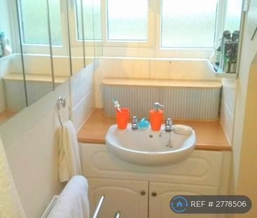 1 bedroom in a house share to rent - Photo 6