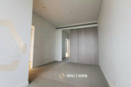 Lucent - Luxurious One Bedroom Apartment With Storage Cage & Secure & Quiet & Nice View - Photo 2