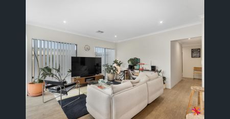 MODERN IMPRESSIVE FAMILY HOME - ENJOY THE BEACH LIFE - Photo 4