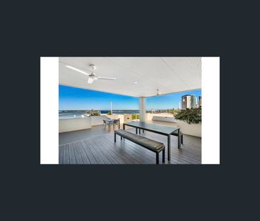 11 Norman Street, Southport, Qld 4215 - Photo 3