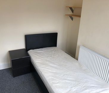 3 Bed Terraced House, Charterhouse Road, CV1 - Photo 3