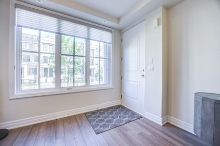 For Lease - 652 Cricklewood Drive Unit# 207, Mississauga, Ontario - Photo 2